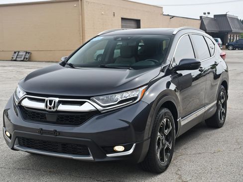 Used 2018 Honda CR-V Touring image 2