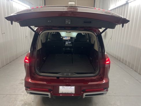 Certified 2025 INFINITI QX80 Sensory image 33