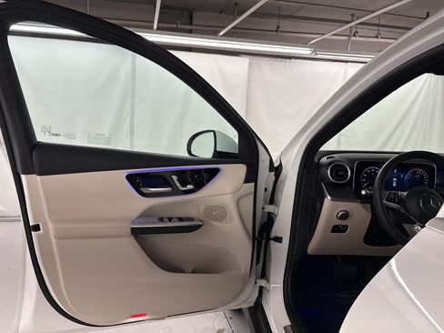 Certified 2025 Mercedes-Benz GLC 350e 4MATIC image 14