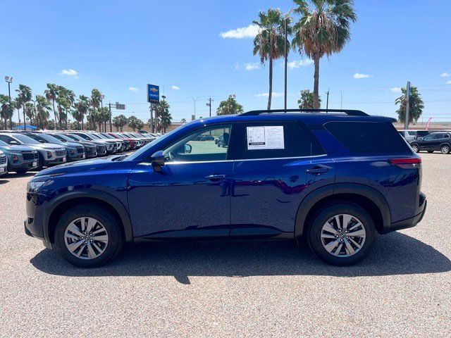 Used 2025 Nissan Pathfinder SV FWD image 5