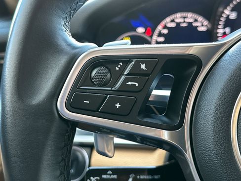 Used 2019 Porsche Panamera RWD image 35