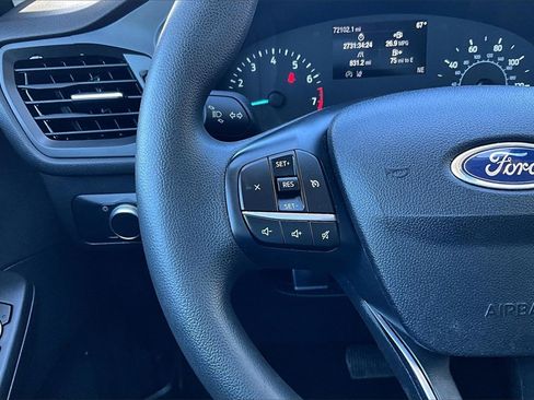 Used 2022 Ford Escape SE image 17