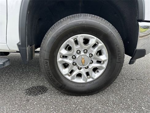Used 2025 Chevrolet Silverado 2500 LT w/ Convenience Package image 14