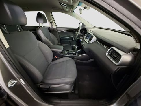 Used 2019 Kia Sorento L FWD image 28