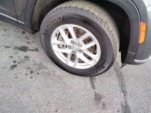 Used 2023 Jeep Grand Cherokee L Laredo w/ Luxury Tech Group I image 17