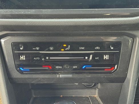 Used 2024 Volkswagen Tiguan SE R-Line image 24