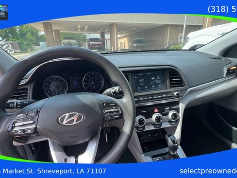 Used 2019 Hyundai Elantra SEL image 2