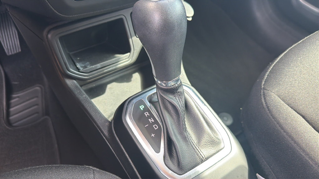 Used 2018 Jeep Renegade Latitude w/ UConnect 8.4 Nav Group FWD image 21
