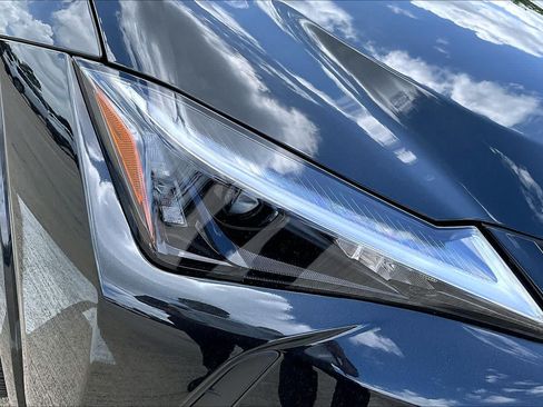 New 2026 Lexus UX 300h FWD image 13