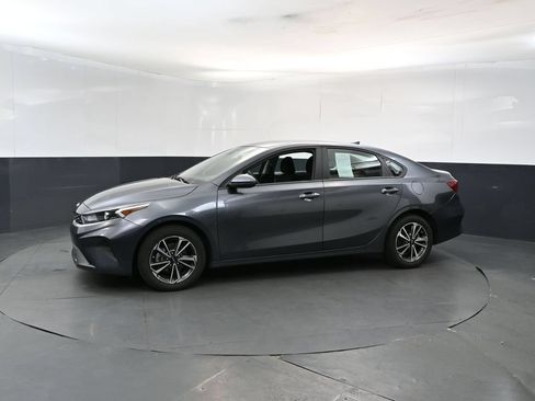 Used 2024 Kia Forte LXS FWD image 2