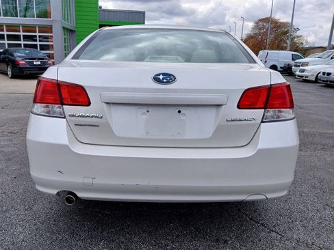 Used 2010 Subaru Legacy 2.5i image 8