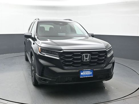 Certified 2025 Honda Pilot Sport image 11