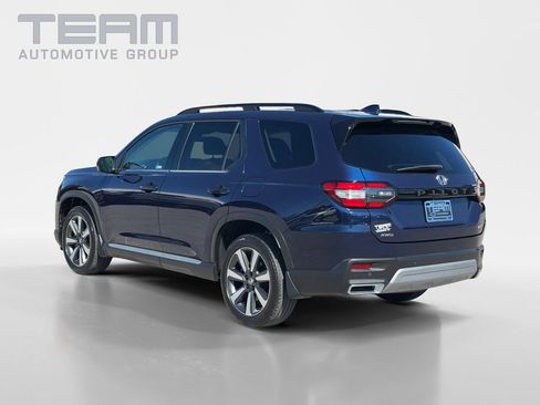 Used 2025 Honda Pilot Touring image 5