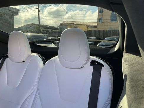 Used 2019 Tesla Model X Performance image 36