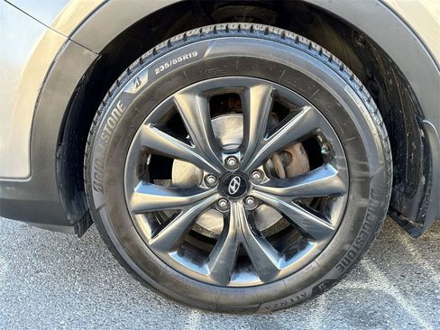 Used 2018 Hyundai Santa Fe Sport image 18