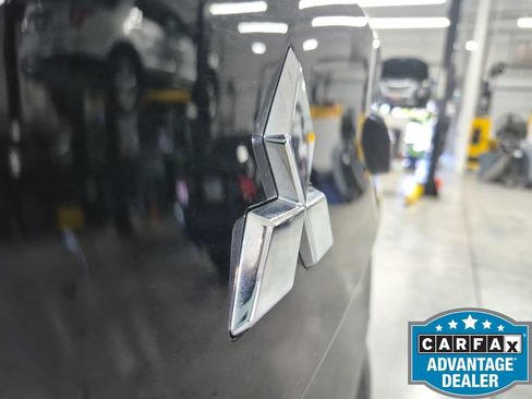Used 2024 Mitsubishi Outlander SEL AWD/4WD image 35