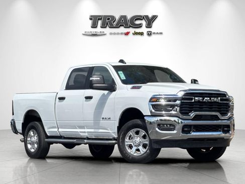 Used 2026 RAM 2500 Big Horn AWD/4WD image 2
