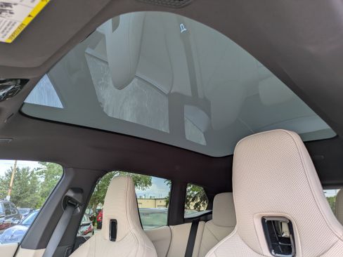 Used 2025 BMW iX M60 image 11