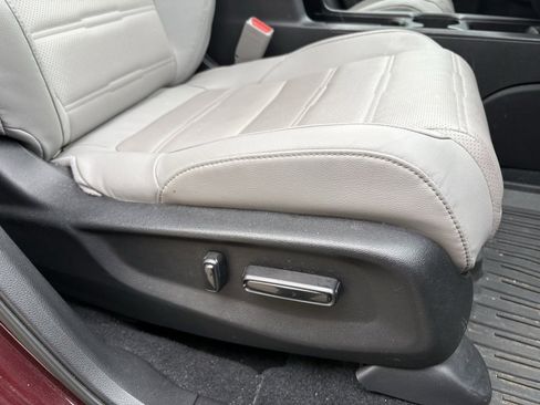 Used 2019 Honda CR-V Touring image 29