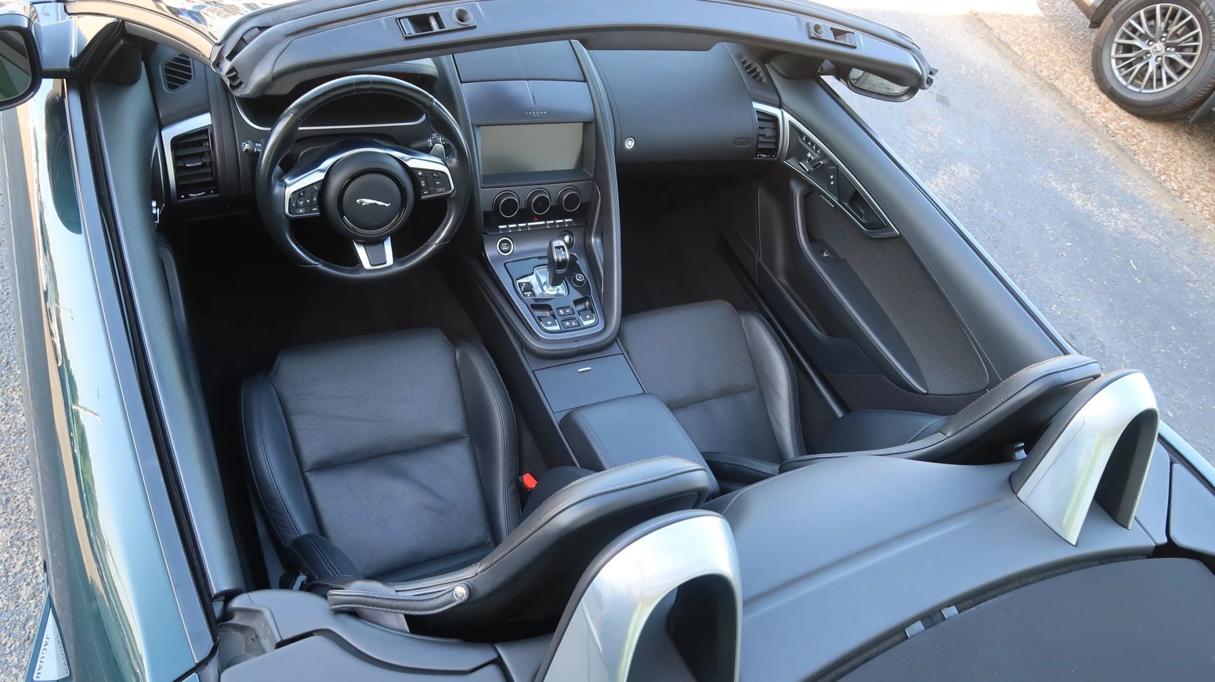 Used 2021 Jaguar F-TYPE R-Dynamic AWD/4WD image 39