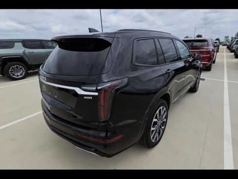 Certified 2025 Cadillac XT6 Sport w/ Platinum Package AWD/4WD image 4