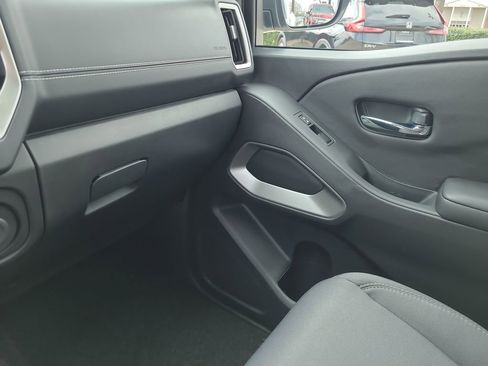 Certified 2025 Nissan Frontier SV image 15