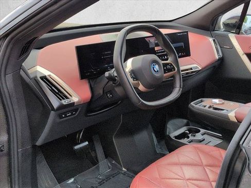 Used 2024 BMW iX xDrive50 AWD/4WD image 10