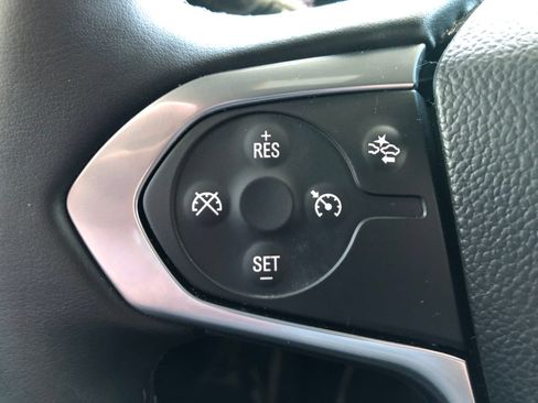 Used 2021 Chevrolet Traverse LT AWD/4WD image 35