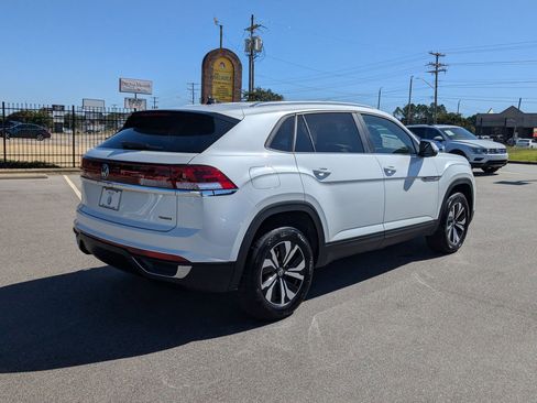 New 2026 Volkswagen Atlas Cross Sport SE image 3