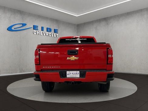 Used 2017 Chevrolet Silverado 1500 Custom w/ Custom Convenience Package image 4