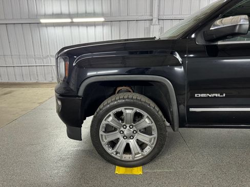 Used 2017 GMC Sierra 1500 Denali w/ Denali Ultimate Package AWD/4WD image 16