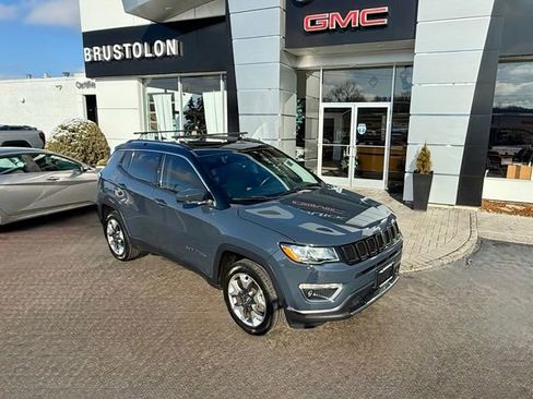 Used 2018 Jeep Compass Limited w/ Navigation Group image 2