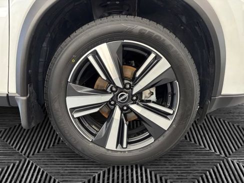 Used 2025 Nissan Rogue SL w/ SL Premium Package AWD/4WD image 32