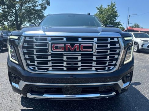 Used 2025 GMC Yukon Denali w/ Advanced Technology Package AWD/4WD image 2