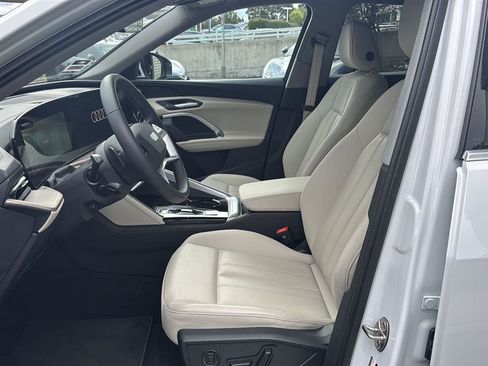 Used 2025 Audi Q5 Premium w/ Convenience Package AWD/4WD image 11