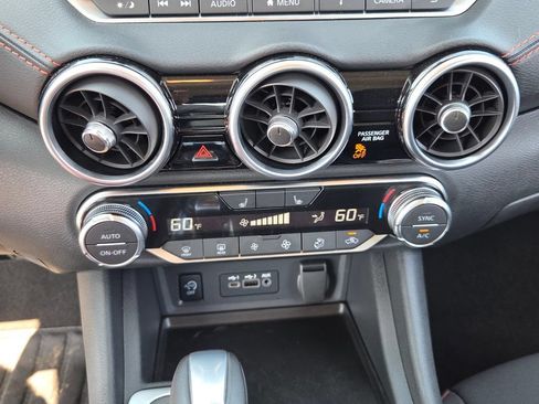 Used 2025 Nissan Sentra SR FWD image 19