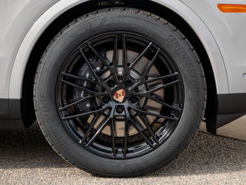 New 2026 Porsche Cayenne E-Hybrid AWD/4WD image 19