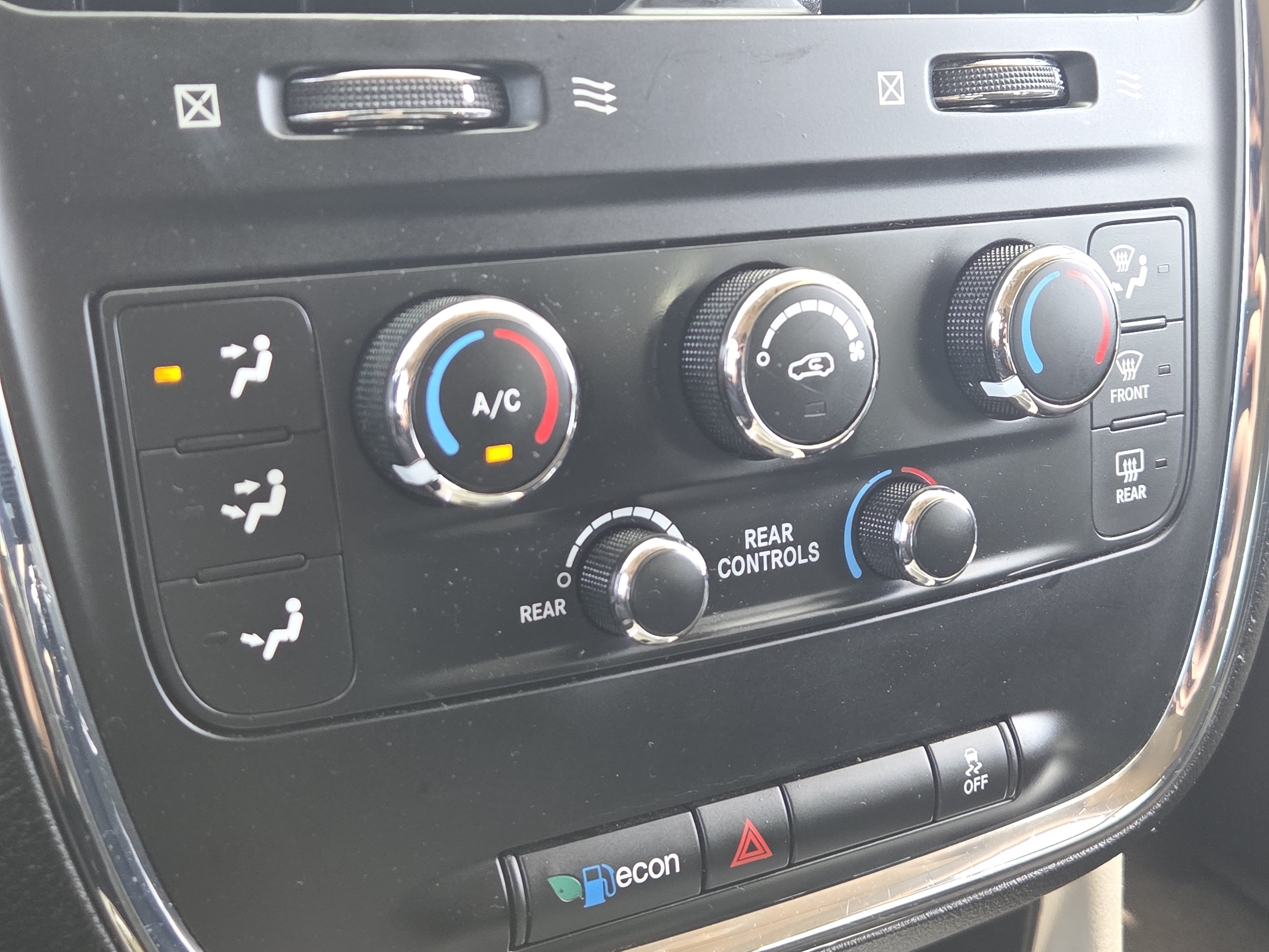 Used 2016 Dodge Grand Caravan SXT FWD image 14