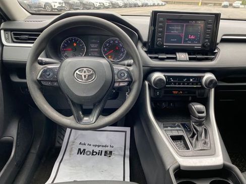 Used 2021 Toyota RAV4 LE FWD image 7