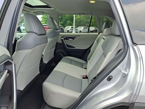 Certified 2022 Toyota RAV4 XLE Premium AWD/4WD image 11