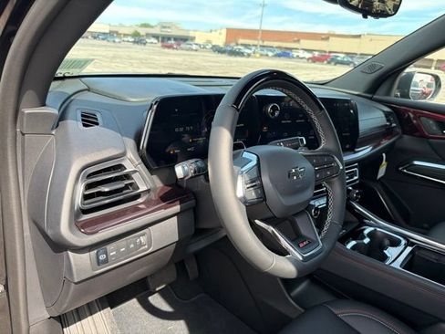 New 2026 Chevrolet Traverse Z71 w/ Enhanced Driving Package AWD/4WD image 16
