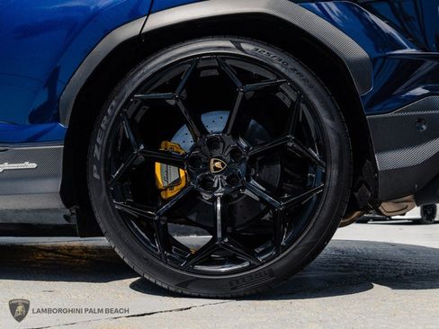 Used 2024 Lamborghini Urus Performante AWD/4WD image 28