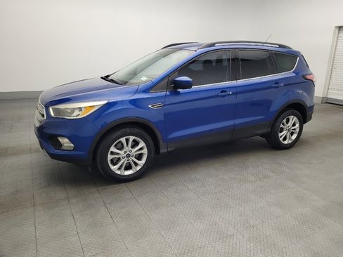 Used 2018 Ford Escape SE image 2