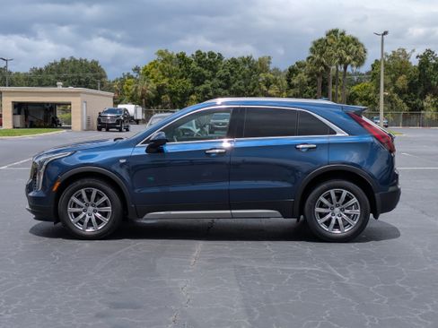Used 2019 Cadillac XT4 Premium Luxury FWD image 3