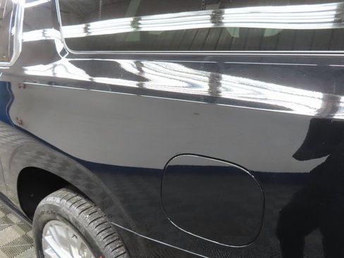 Used 2024 Chevrolet Suburban High Country image 40