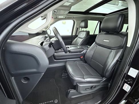 Used 2025 Ford Expedition Max Platinum AWD/4WD image 11
