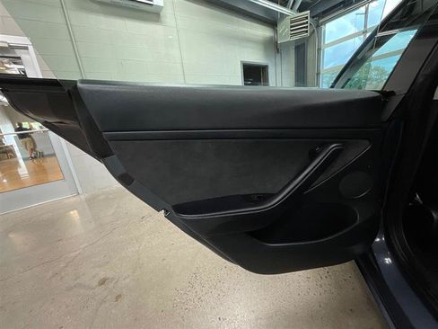 Used 2022 Tesla Model 3 Long Range AWD/4WD image 16