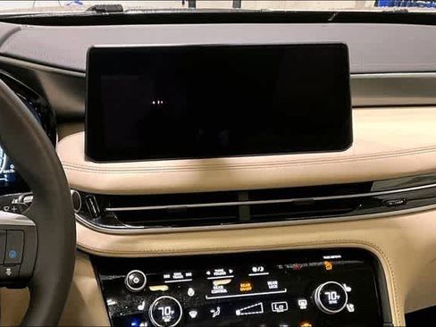 Used 2025 INFINITI QX60 Luxe w/ Vision Package AWD/4WD image 9