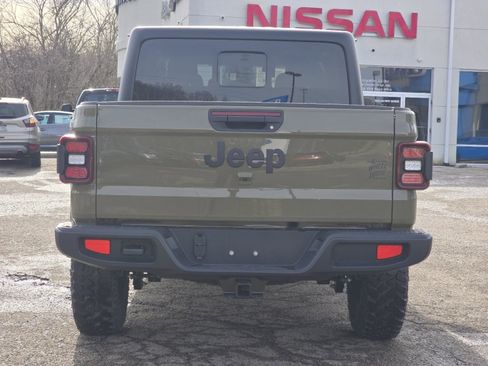 New 2026 Jeep Gladiator Sport image 8