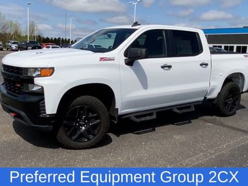 Certified 2022 Chevrolet Silverado 1500 Custom Trail Boss w/ LPO, Dark Essentials Package AWD/4WD image 4
